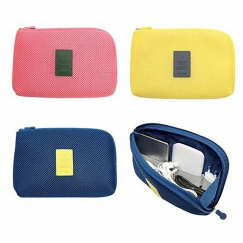 Borsa per accessori da viaggio - Electronics And Gadgets With I recensione e prezzo